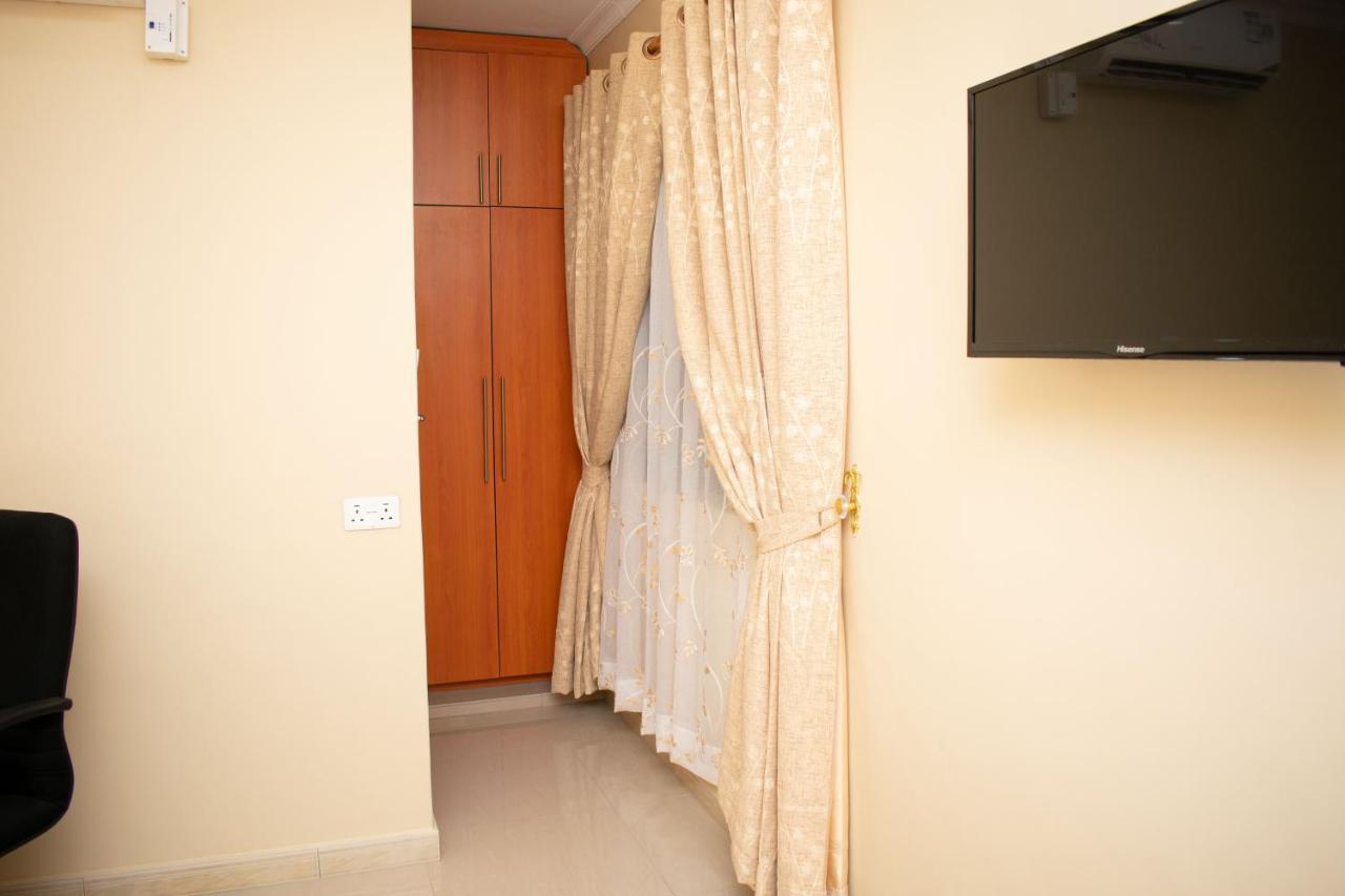 Travelodge 布兰太尔 外观 照片