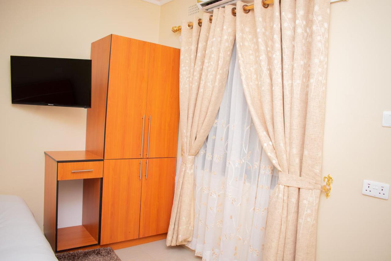 Travelodge 布兰太尔 外观 照片