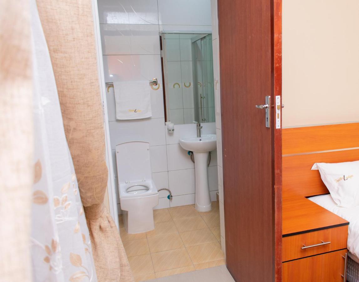 Travelodge 布兰太尔 外观 照片