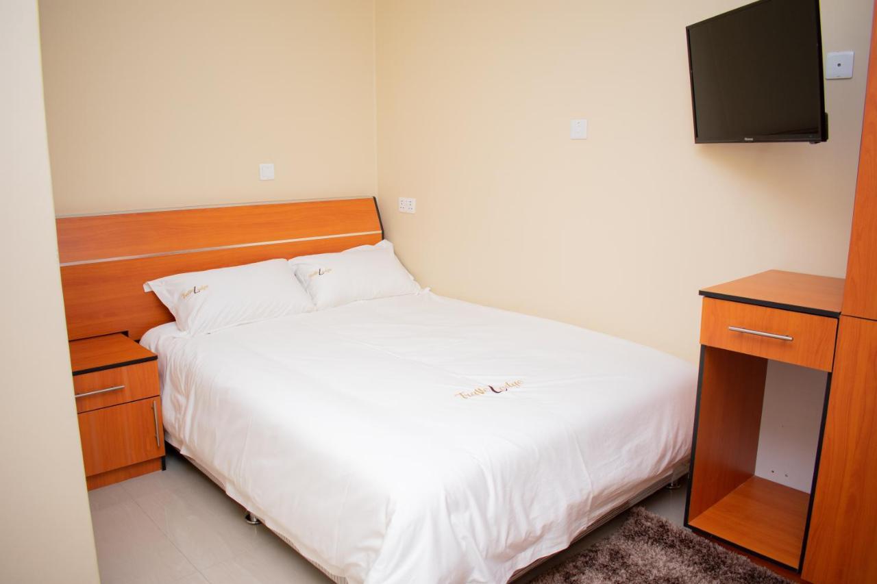 Travelodge 布兰太尔 外观 照片